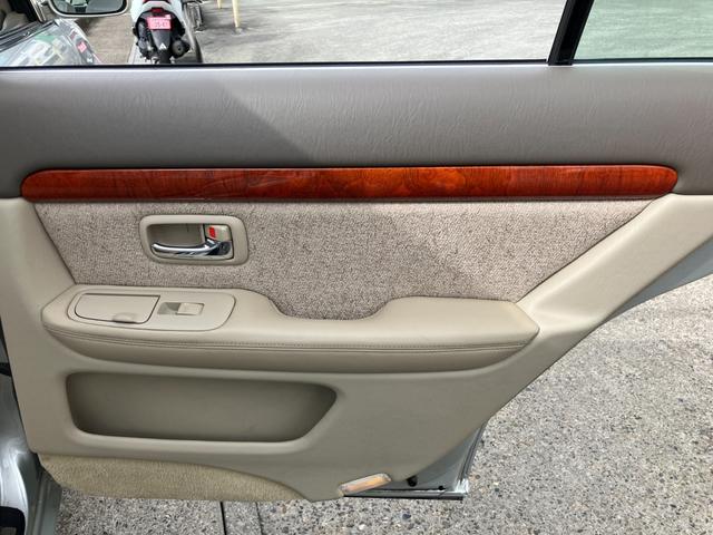 プログレ ＮＣ２５０　ウォールナットパッケージ　前期型　直６／１ＪＺ－ＧＥエンジン　本木パネル　ウッドコンビハンドル　キーレス　純正ＤＶＤナビ　ハーフシートカバー　純正アナログクロック　パワーシート　左右独立Ａ／Ｃ　電動ステアチルト　純正１５アルミ（57枚目）