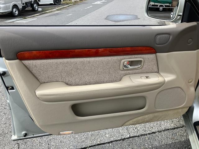 プログレ ＮＣ２５０　ウォールナットパッケージ　前期型　直６／１ＪＺ－ＧＥエンジン　本木パネル　ウッドコンビハンドル　キーレス　純正ＤＶＤナビ　ハーフシートカバー　純正アナログクロック　パワーシート　左右独立Ａ／Ｃ　電動ステアチルト　純正１５アルミ（58枚目）