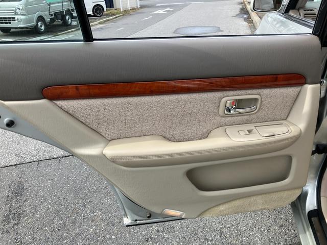 プログレ ＮＣ２５０　ウォールナットパッケージ　前期型　直６／１ＪＺ－ＧＥエンジン　本木パネル　ウッドコンビハンドル　キーレス　純正ＤＶＤナビ　ハーフシートカバー　純正アナログクロック　パワーシート　左右独立Ａ／Ｃ　電動ステアチルト　純正１５アルミ（60枚目）