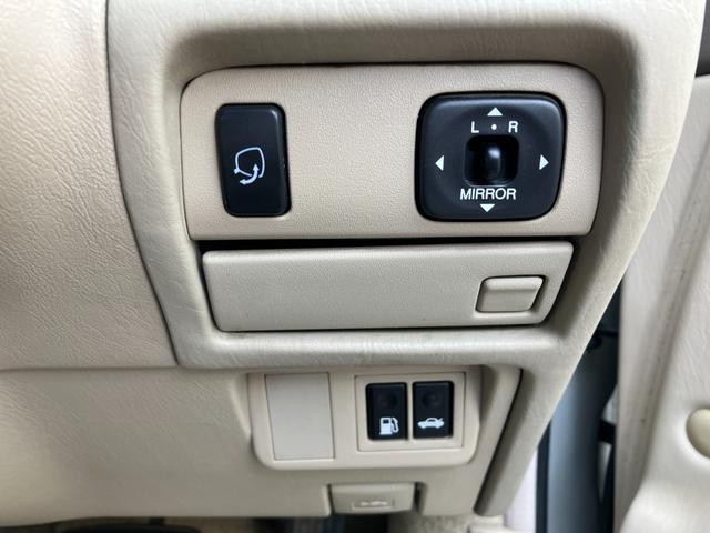 プログレ ＮＣ２５０　ウォールナットパッケージ　前期型　直６／１ＪＺ－ＧＥエンジン　本木パネル　ウッドコンビハンドル　キーレス　純正ＤＶＤナビ　ハーフシートカバー　純正アナログクロック　パワーシート　左右独立Ａ／Ｃ　電動ステアチルト　純正１５アルミ（67枚目）