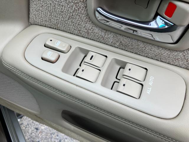 プログレ ＮＣ２５０　ウォールナットパッケージ　前期型　直６／１ＪＺ－ＧＥエンジン　本木パネル　ウッドコンビハンドル　キーレス　純正ＤＶＤナビ　ハーフシートカバー　純正アナログクロック　パワーシート　左右独立Ａ／Ｃ　電動ステアチルト　純正１５アルミ（68枚目）