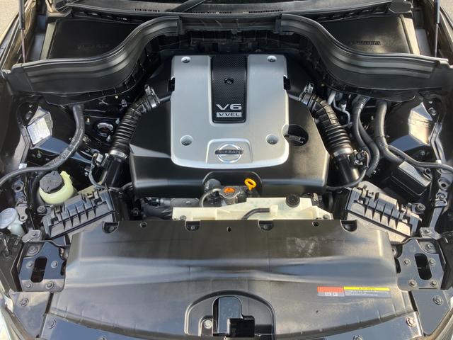 スカイラインクロスオーバー ３７０ＧＴ　黒半革　衝突軽減ブレーキ　レーダークルーズ　ＢＯＳＥ音響　地デジＴＶ　Ｂｌｕｅｔｏｏｔｈ接続　純正ＨＤＤナビ　ＣＤ／ＤＶＤ再生　音楽録音　バック／サイドカメラ　スマートキー　後席電動格納　純正１８ＡＷ（8枚目）