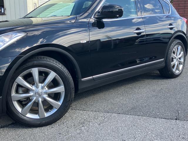 スカイラインクロスオーバー ３７０ＧＴ　黒半革　衝突軽減ブレーキ　レーダークルーズ　ＢＯＳＥ音響　地デジＴＶ　Ｂｌｕｅｔｏｏｔｈ接続　純正ＨＤＤナビ　ＣＤ／ＤＶＤ再生　音楽録音　バック／サイドカメラ　スマートキー　後席電動格納　純正１８ＡＷ（9枚目）