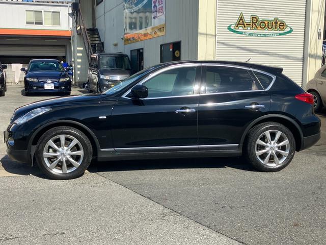 スカイラインクロスオーバー ３７０ＧＴ　黒半革　衝突軽減ブレーキ　レーダークルーズ　ＢＯＳＥ音響　地デジＴＶ　Ｂｌｕｅｔｏｏｔｈ接続　純正ＨＤＤナビ　ＣＤ／ＤＶＤ再生　音楽録音　バック／サイドカメラ　スマートキー　後席電動格納　純正１８ＡＷ（12枚目）