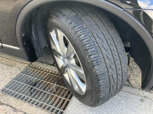 スカイラインクロスオーバー ３７０ＧＴ　黒半革　衝突軽減ブレーキ　レーダークルーズ　ＢＯＳＥ音響　地デジＴＶ　Ｂｌｕｅｔｏｏｔｈ接続　純正ＨＤＤナビ　ＣＤ／ＤＶＤ再生　音楽録音　バック／サイドカメラ　スマートキー　後席電動格納　純正１８ＡＷ（42枚目）