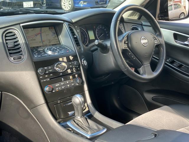 スカイラインクロスオーバー ３７０ＧＴ　黒半革　衝突軽減ブレーキ　レーダークルーズ　ＢＯＳＥ音響　地デジＴＶ　Ｂｌｕｅｔｏｏｔｈ接続　純正ＨＤＤナビ　ＣＤ／ＤＶＤ再生　音楽録音　バック／サイドカメラ　スマートキー　後席電動格納　純正１８ＡＷ（45枚目）