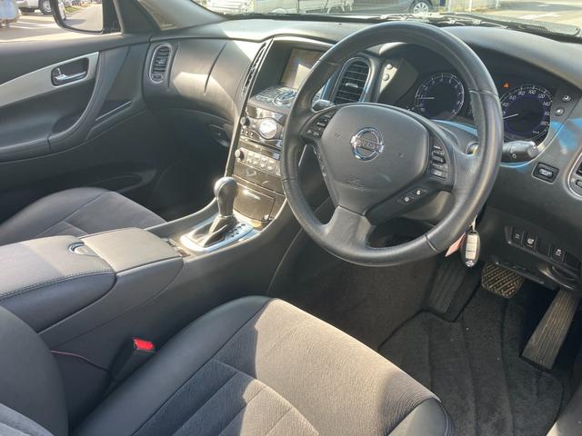 スカイラインクロスオーバー ３７０ＧＴ　黒半革　衝突軽減ブレーキ　レーダークルーズ　ＢＯＳＥ音響　地デジＴＶ　Ｂｌｕｅｔｏｏｔｈ接続　純正ＨＤＤナビ　ＣＤ／ＤＶＤ再生　音楽録音　バック／サイドカメラ　スマートキー　後席電動格納　純正１８ＡＷ（46枚目）