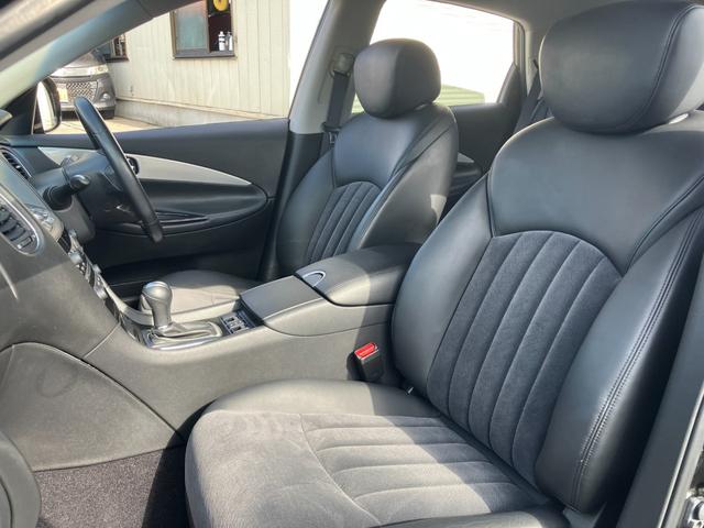 スカイラインクロスオーバー ３７０ＧＴ　黒半革　衝突軽減ブレーキ　レーダークルーズ　ＢＯＳＥ音響　地デジＴＶ　Ｂｌｕｅｔｏｏｔｈ接続　純正ＨＤＤナビ　ＣＤ／ＤＶＤ再生　音楽録音　バック／サイドカメラ　スマートキー　後席電動格納　純正１８ＡＷ（51枚目）