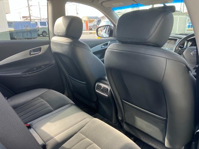 スカイラインクロスオーバー ３７０ＧＴ　黒半革　衝突軽減ブレーキ　レーダークルーズ　ＢＯＳＥ音響　地デジＴＶ　Ｂｌｕｅｔｏｏｔｈ接続　純正ＨＤＤナビ　ＣＤ／ＤＶＤ再生　音楽録音　バック／サイドカメラ　スマートキー　後席電動格納　純正１８ＡＷ（52枚目）