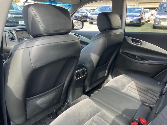 スカイラインクロスオーバー ３７０ＧＴ　黒半革　衝突軽減ブレーキ　レーダークルーズ　ＢＯＳＥ音響　地デジＴＶ　Ｂｌｕｅｔｏｏｔｈ接続　純正ＨＤＤナビ　ＣＤ／ＤＶＤ再生　音楽録音　バック／サイドカメラ　スマートキー　後席電動格納　純正１８ＡＷ（53枚目）