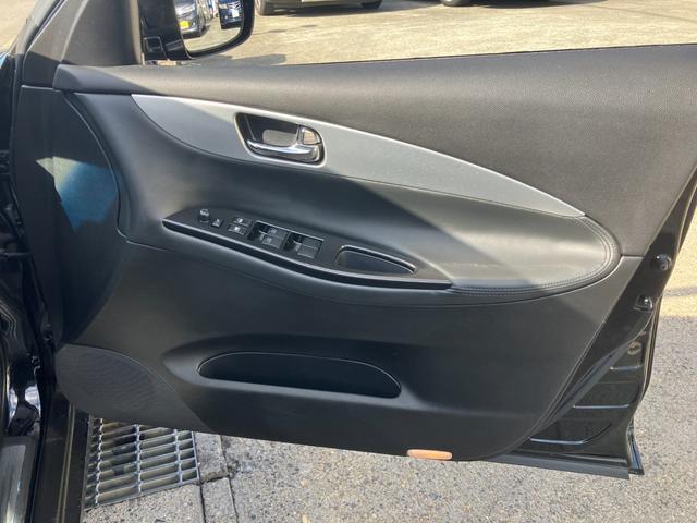 スカイラインクロスオーバー ３７０ＧＴ　黒半革　衝突軽減ブレーキ　レーダークルーズ　ＢＯＳＥ音響　地デジＴＶ　Ｂｌｕｅｔｏｏｔｈ接続　純正ＨＤＤナビ　ＣＤ／ＤＶＤ再生　音楽録音　バック／サイドカメラ　スマートキー　後席電動格納　純正１８ＡＷ（59枚目）