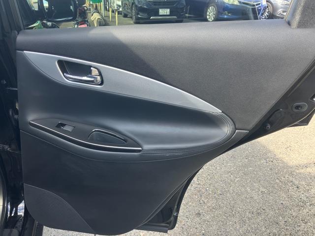 スカイラインクロスオーバー ３７０ＧＴ　黒半革　衝突軽減ブレーキ　レーダークルーズ　ＢＯＳＥ音響　地デジＴＶ　Ｂｌｕｅｔｏｏｔｈ接続　純正ＨＤＤナビ　ＣＤ／ＤＶＤ再生　音楽録音　バック／サイドカメラ　スマートキー　後席電動格納　純正１８ＡＷ（60枚目）