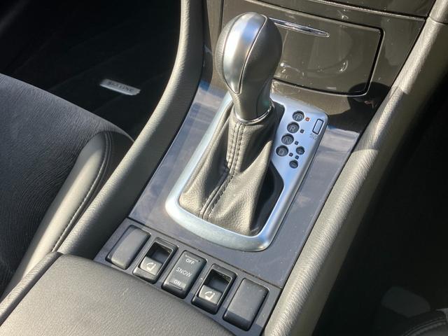 スカイラインクロスオーバー ３７０ＧＴ　黒半革　衝突軽減ブレーキ　レーダークルーズ　ＢＯＳＥ音響　地デジＴＶ　Ｂｌｕｅｔｏｏｔｈ接続　純正ＨＤＤナビ　ＣＤ／ＤＶＤ再生　音楽録音　バック／サイドカメラ　スマートキー　後席電動格納　純正１８ＡＷ（68枚目）