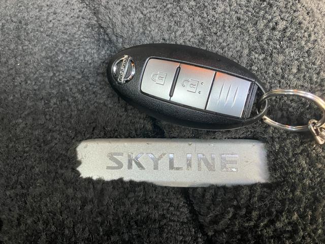 スカイラインクロスオーバー ３７０ＧＴ　黒半革　衝突軽減ブレーキ　レーダークルーズ　ＢＯＳＥ音響　地デジＴＶ　Ｂｌｕｅｔｏｏｔｈ接続　純正ＨＤＤナビ　ＣＤ／ＤＶＤ再生　音楽録音　バック／サイドカメラ　スマートキー　後席電動格納　純正１８ＡＷ（72枚目）