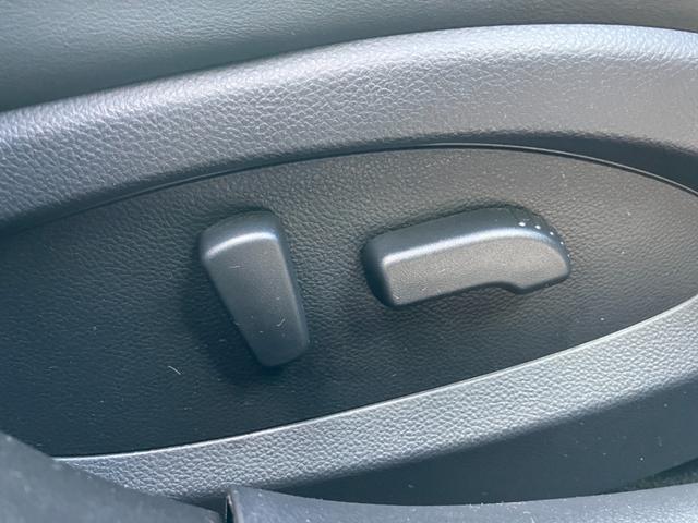 スカイラインクロスオーバー ３７０ＧＴ　黒半革　衝突軽減ブレーキ　レーダークルーズ　ＢＯＳＥ音響　地デジＴＶ　Ｂｌｕｅｔｏｏｔｈ接続　純正ＨＤＤナビ　ＣＤ／ＤＶＤ再生　音楽録音　バック／サイドカメラ　スマートキー　後席電動格納　純正１８ＡＷ（74枚目）