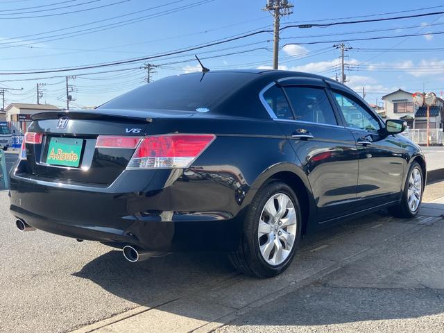 インスパイア ３５ｉＬ　黒半革　レギュラーガソリン車　衝突軽減ブレーキ　レーダークルーズ　地デジＴＶ　純正ＨＤＤナビ　ＣＤ／ＤＶＤ再生　音楽録音　バックカメラ　スマートキー　ハーフシートカバー　ウッドコンビハンドル／インパネ（11枚目）