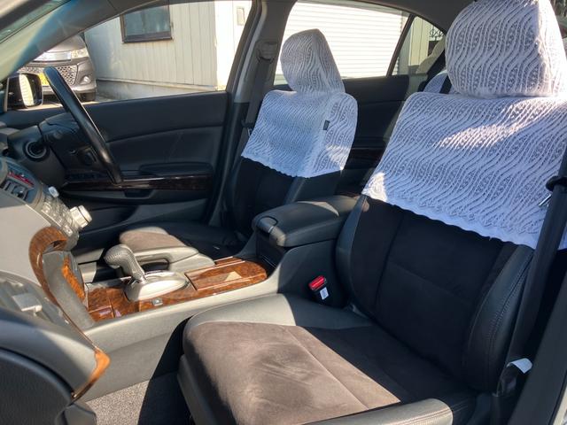 インスパイア ３５ｉＬ　黒半革　レギュラーガソリン車　衝突軽減ブレーキ　レーダークルーズ　地デジＴＶ　純正ＨＤＤナビ　ＣＤ／ＤＶＤ再生　音楽録音　バックカメラ　スマートキー　ハーフシートカバー　ウッドコンビハンドル／インパネ（15枚目）