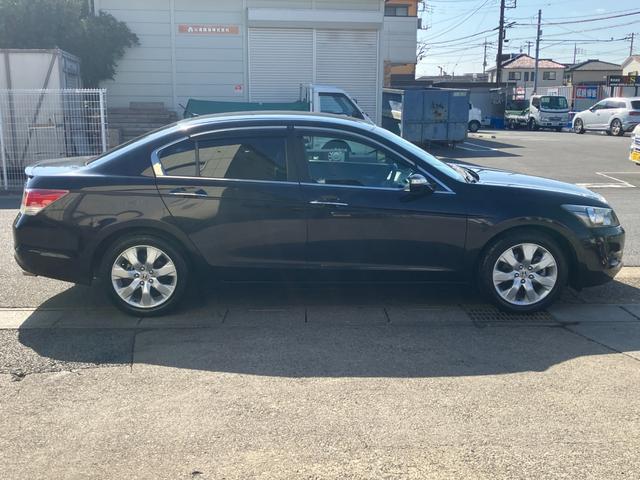 インスパイア ３５ｉＬ　黒半革　レギュラーガソリン車　衝突軽減ブレーキ　レーダークルーズ　地デジＴＶ　純正ＨＤＤナビ　ＣＤ／ＤＶＤ再生　音楽録音　バックカメラ　スマートキー　ハーフシートカバー　ウッドコンビハンドル／インパネ（34枚目）