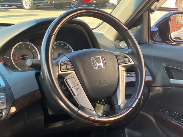 インスパイア ３５ｉＬ　黒半革　レギュラーガソリン車　衝突軽減ブレーキ　レーダークルーズ　地デジＴＶ　純正ＨＤＤナビ　ＣＤ／ＤＶＤ再生　音楽録音　バックカメラ　スマートキー　ハーフシートカバー　ウッドコンビハンドル／インパネ（50枚目）