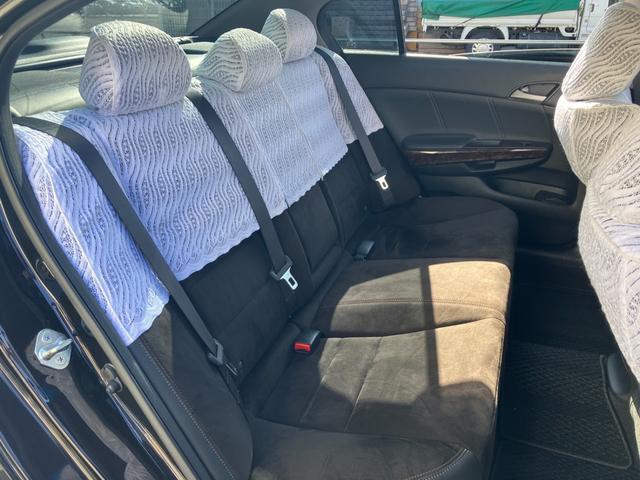 インスパイア ３５ｉＬ　黒半革　レギュラーガソリン車　衝突軽減ブレーキ　レーダークルーズ　地デジＴＶ　純正ＨＤＤナビ　ＣＤ／ＤＶＤ再生　音楽録音　バックカメラ　スマートキー　ハーフシートカバー　ウッドコンビハンドル／インパネ（55枚目）