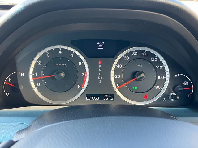 インスパイア ３５ｉＬ　黒半革　レギュラーガソリン車　衝突軽減ブレーキ　レーダークルーズ　地デジＴＶ　純正ＨＤＤナビ　ＣＤ／ＤＶＤ再生　音楽録音　バックカメラ　スマートキー　ハーフシートカバー　ウッドコンビハンドル／インパネ（68枚目）