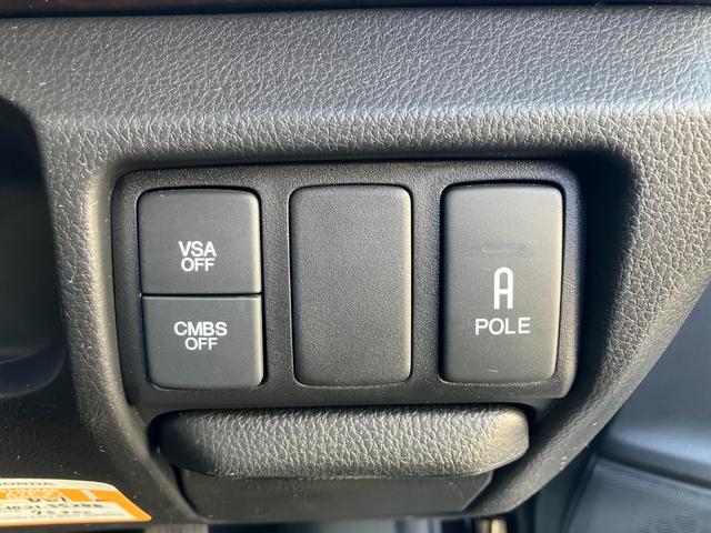 インスパイア ３５ｉＬ　黒半革　レギュラーガソリン車　衝突軽減ブレーキ　レーダークルーズ　地デジＴＶ　純正ＨＤＤナビ　ＣＤ／ＤＶＤ再生　音楽録音　バックカメラ　スマートキー　ハーフシートカバー　ウッドコンビハンドル／インパネ（69枚目）