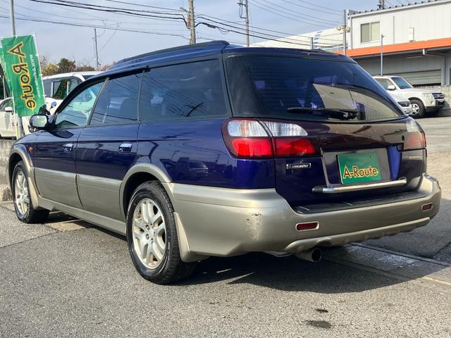 レガシィランカスター ランカスター　水平対向エンジン　デュアルレンジ　５速ＭＴ　サンルーフ　４ＷＤ　ハーフレザー　純正ＭＯＭＯウッドコンビハンドル　ウッド調インパネ　マッキントッシュＣＤ／ＭＤ　キーレス　ＥＴＣ　トノカバー　純正１６ＡＷ（10枚目）