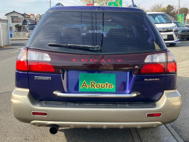 レガシィランカスター ランカスター　水平対向エンジン　デュアルレンジ　５速ＭＴ　サンルーフ　４ＷＤ　ハーフレザー　純正ＭＯＭＯウッドコンビハンドル　ウッド調インパネ　マッキントッシュＣＤ／ＭＤ　キーレス　ＥＴＣ　トノカバー　純正１６ＡＷ（31枚目）