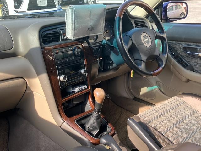 レガシィランカスター ランカスター　水平対向エンジン　デュアルレンジ　５速ＭＴ　サンルーフ　４ＷＤ　ハーフレザー　純正ＭＯＭＯウッドコンビハンドル　ウッド調インパネ　マッキントッシュＣＤ／ＭＤ　キーレス　ＥＴＣ　トノカバー　純正１６ＡＷ（46枚目）