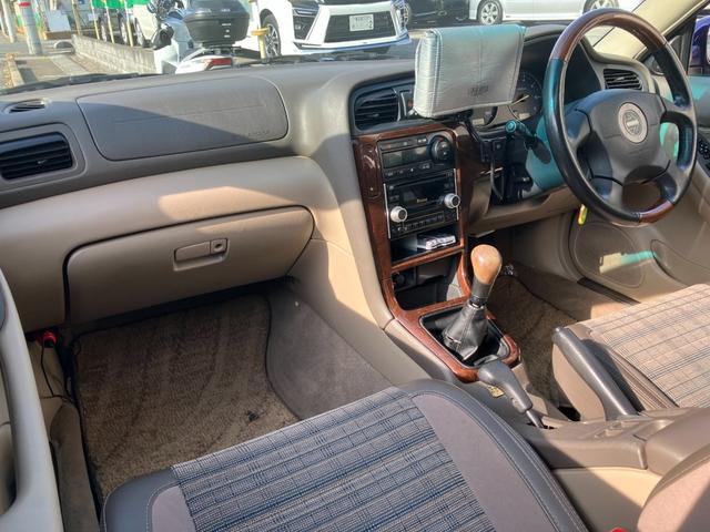 レガシィランカスター ランカスター　水平対向エンジン　デュアルレンジ　５速ＭＴ　サンルーフ　４ＷＤ　ハーフレザー　純正ＭＯＭＯウッドコンビハンドル　ウッド調インパネ　マッキントッシュＣＤ／ＭＤ　キーレス　ＥＴＣ　トノカバー　純正１６ＡＷ（48枚目）