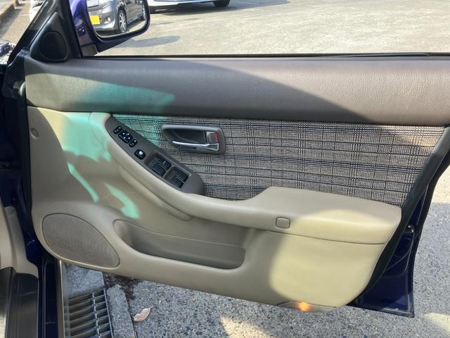 レガシィランカスター ランカスター　水平対向エンジン　デュアルレンジ　５速ＭＴ　サンルーフ　４ＷＤ　ハーフレザー　純正ＭＯＭＯウッドコンビハンドル　ウッド調インパネ　マッキントッシュＣＤ／ＭＤ　キーレス　ＥＴＣ　トノカバー　純正１６ＡＷ（58枚目）