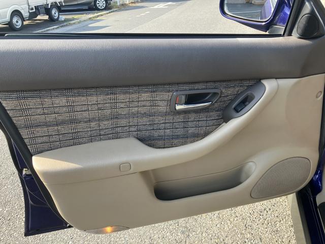 レガシィランカスター ランカスター　水平対向エンジン　デュアルレンジ　５速ＭＴ　サンルーフ　４ＷＤ　ハーフレザー　純正ＭＯＭＯウッドコンビハンドル　ウッド調インパネ　マッキントッシュＣＤ／ＭＤ　キーレス　ＥＴＣ　トノカバー　純正１６ＡＷ（60枚目）