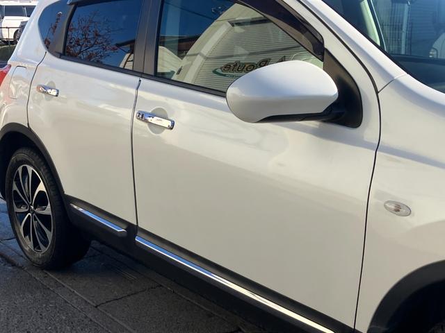 デュアリス ２０ＧアーバンブラックレザーＩＩ　禁煙車　後期型　スタイリッシュガラスルーフ　黒革シート　前後ドラレコ　地デジＴＶ　Ｂｌｕｅｔｏｏｔｈ接続　純正メモリーナビ　バックカメラ　スマートキー　革巻ハンドル　ＨＩＤ　オートライト　純正１８ＡＷ（28枚目）