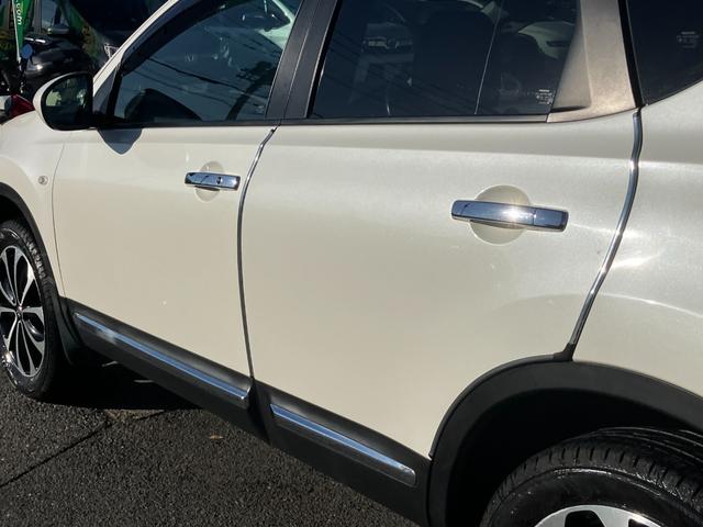 デュアリス ２０ＧアーバンブラックレザーＩＩ　禁煙車　後期型　スタイリッシュガラスルーフ　黒革シート　前後ドラレコ　地デジＴＶ　Ｂｌｕｅｔｏｏｔｈ接続　純正メモリーナビ　バックカメラ　スマートキー　革巻ハンドル　ＨＩＤ　オートライト　純正１８ＡＷ（30枚目）