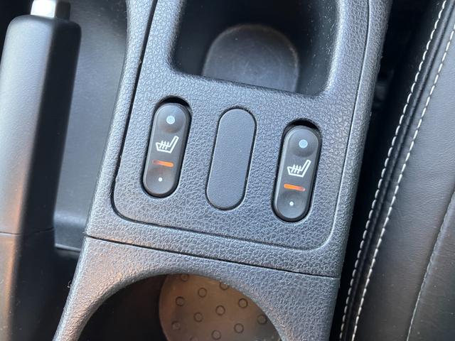 デュアリス ２０ＧアーバンブラックレザーＩＩ　禁煙車　後期型　スタイリッシュガラスルーフ　黒革シート　前後ドラレコ　地デジＴＶ　Ｂｌｕｅｔｏｏｔｈ接続　純正メモリーナビ　バックカメラ　スマートキー　革巻ハンドル　ＨＩＤ　オートライト　純正１８ＡＷ（67枚目）