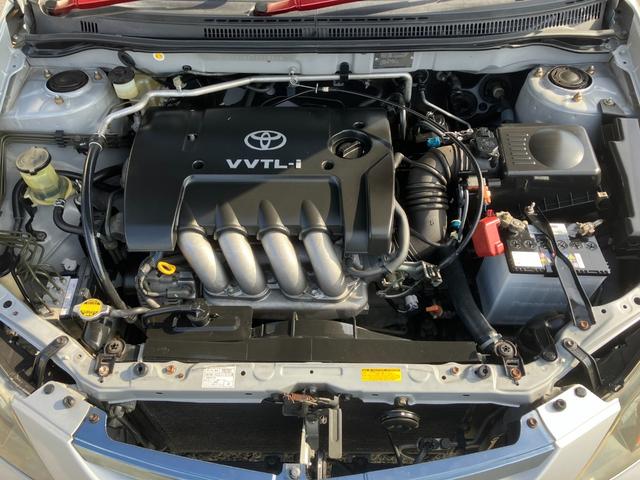 ＷｉＬＬ ＶＳ ２ＺＺ－ＧＥ　１．８ＶＶＴＬ－ｉ　タイミングチェーン　純正フルエアロ　リアスポイラー　純正１６アルミ　ステアリングシフト　キーレス　純正ＣＤ／ＭＤデッキ　革巻ハンドル　オートエアコン　プライバシーガラス　純正フロアマット　電格ミラー（8枚目）