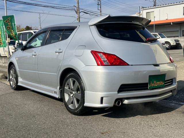 ＷｉＬＬ ＶＳ ２ＺＺ－ＧＥ　１．８ＶＶＴＬ－ｉ　タイミングチェーン　純正フルエアロ　リアスポイラー　純正１６アルミ　ステアリングシフト　キーレス　純正ＣＤ／ＭＤデッキ　革巻ハンドル　オートエアコン　プライバシーガラス　純正フロアマット　電格ミラー（11枚目）