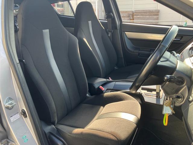 ＷｉＬＬ ＶＳ ２ＺＺ－ＧＥ　１．８ＶＶＴＬ－ｉ　タイミングチェーン　純正フルエアロ　リアスポイラー　純正１６アルミ　ステアリングシフト　キーレス　純正ＣＤ／ＭＤデッキ　革巻ハンドル　オートエアコン　プライバシーガラス　純正フロアマット　電格ミラー（14枚目）