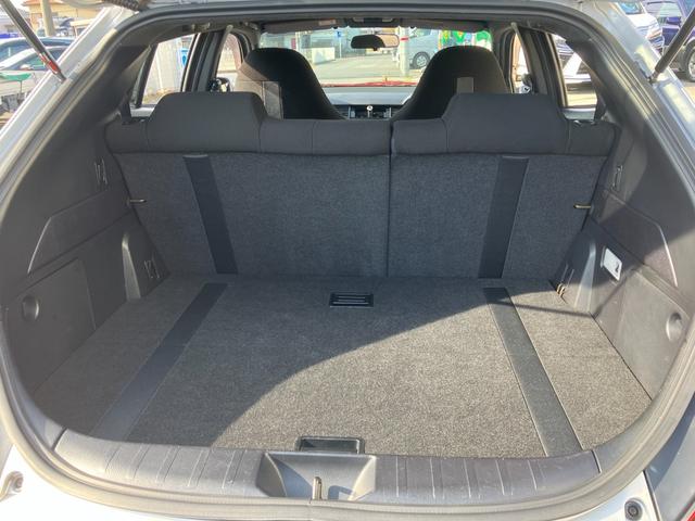 ＷｉＬＬ ＶＳ ２ＺＺ－ＧＥ　１．８ＶＶＴＬ－ｉ　タイミングチェーン　純正フルエアロ　リアスポイラー　純正１６アルミ　ステアリングシフト　キーレス　純正ＣＤ／ＭＤデッキ　革巻ハンドル　オートエアコン　プライバシーガラス　純正フロアマット　電格ミラー（17枚目）