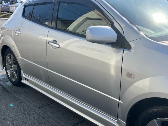 ＷｉＬＬ ＶＳ ２ＺＺ－ＧＥ　１．８ＶＶＴＬ－ｉ　タイミングチェーン　純正フルエアロ　リアスポイラー　純正１６アルミ　ステアリングシフト　キーレス　純正ＣＤ／ＭＤデッキ　革巻ハンドル　オートエアコン　プライバシーガラス　純正フロアマット　電格ミラー（28枚目）