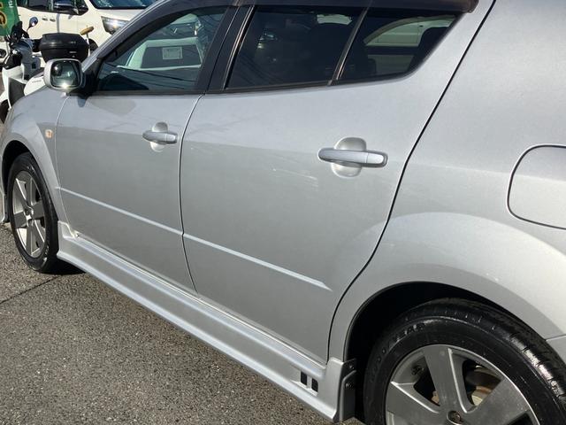 ＷｉＬＬ ＶＳ ２ＺＺ－ＧＥ　１．８ＶＶＴＬ－ｉ　タイミングチェーン　純正フルエアロ　リアスポイラー　純正１６アルミ　ステアリングシフト　キーレス　純正ＣＤ／ＭＤデッキ　革巻ハンドル　オートエアコン　プライバシーガラス　純正フロアマット　電格ミラー（29枚目）