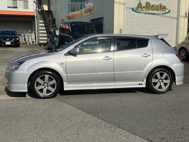 ＷｉＬＬ ＶＳ ２ＺＺ－ＧＥ　１．８ＶＶＴＬ－ｉ　タイミングチェーン　純正フルエアロ　リアスポイラー　純正１６アルミ　ステアリングシフト　キーレス　純正ＣＤ／ＭＤデッキ　革巻ハンドル　オートエアコン　プライバシーガラス　純正フロアマット　電格ミラー（34枚目）