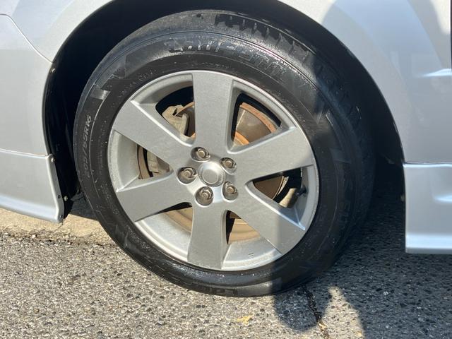 ＷｉＬＬ ＶＳ ２ＺＺ－ＧＥ　１．８ＶＶＴＬ－ｉ　タイミングチェーン　純正フルエアロ　リアスポイラー　純正１６アルミ　ステアリングシフト　キーレス　純正ＣＤ／ＭＤデッキ　革巻ハンドル　オートエアコン　プライバシーガラス　純正フロアマット　電格ミラー（40枚目）