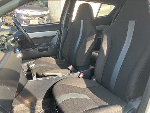 ＷｉＬＬ ＶＳ ２ＺＺ－ＧＥ　１．８ＶＶＴＬ－ｉ　タイミングチェーン　純正フルエアロ　リアスポイラー　純正１６アルミ　ステアリングシフト　キーレス　純正ＣＤ／ＭＤデッキ　革巻ハンドル　オートエアコン　プライバシーガラス　純正フロアマット　電格ミラー（50枚目）