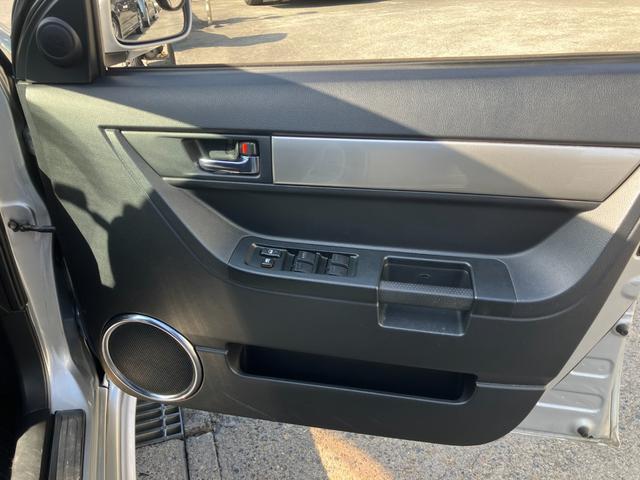 ＷｉＬＬ ＶＳ ２ＺＺ－ＧＥ　１．８ＶＶＴＬ－ｉ　タイミングチェーン　純正フルエアロ　リアスポイラー　純正１６アルミ　ステアリングシフト　キーレス　純正ＣＤ／ＭＤデッキ　革巻ハンドル　オートエアコン　プライバシーガラス　純正フロアマット　電格ミラー（56枚目）