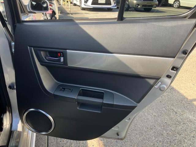 ＷｉＬＬ ＶＳ ２ＺＺ－ＧＥ　１．８ＶＶＴＬ－ｉ　タイミングチェーン　純正フルエアロ　リアスポイラー　純正１６アルミ　ステアリングシフト　キーレス　純正ＣＤ／ＭＤデッキ　革巻ハンドル　オートエアコン　プライバシーガラス　純正フロアマット　電格ミラー（57枚目）