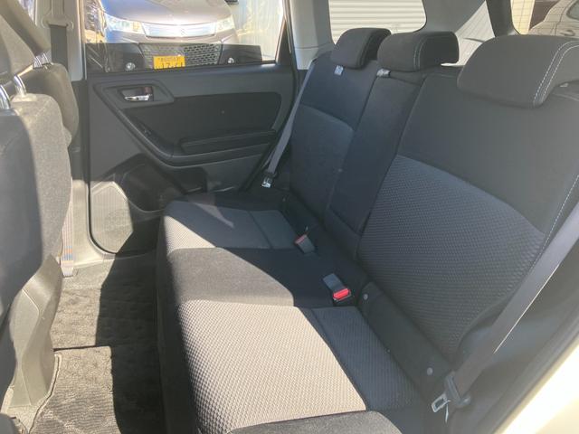 フォレスター 2.0i-L 1オーナー 6速MT 4WD クルコン SI-DRIVE 地デジTV Bluetooth接続 社外メモリーナビ CD/DVD再生 バックカメラ キーレス HID 前後フォグ オートライト 純正17AW(16枚目)