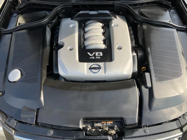 フーガ ＧＴスポーツＰスタイリッシュブラックＬＴＤＩＩ　Ｖ８エンジン　１オーナー　黒革　純正エアロ　純正ＯＰクリアテール　専用１９アルミ　シートベンチレーション　助手席電動オットマン　純正ＤＶＤナビ　６連ＣＤ　バック＆サイドカメラ　スマートキー　キセノン（8枚目）