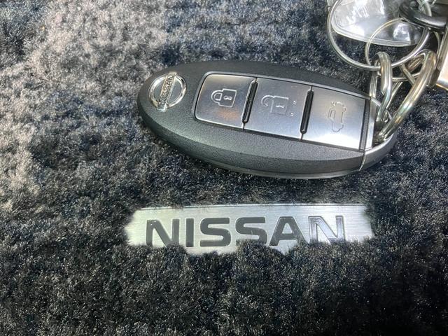 フーガ ＧＴスポーツＰスタイリッシュブラックＬＴＤＩＩ　Ｖ８エンジン　１オーナー　黒革　純正エアロ　純正ＯＰクリアテール　専用１９アルミ　シートベンチレーション　助手席電動オットマン　純正ＤＶＤナビ　６連ＣＤ　バック＆サイドカメラ　スマートキー　キセノン（21枚目）