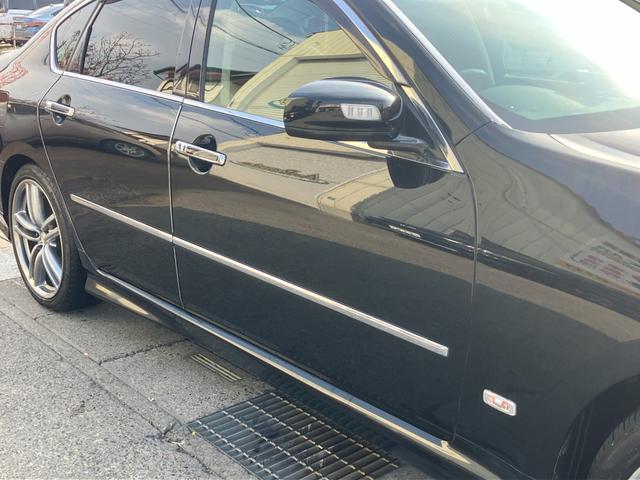 フーガ ＧＴスポーツＰスタイリッシュブラックＬＴＤＩＩ　Ｖ８エンジン　１オーナー　黒革　純正エアロ　純正ＯＰクリアテール　専用１９アルミ　シートベンチレーション　助手席電動オットマン　純正ＤＶＤナビ　６連ＣＤ　バック＆サイドカメラ　スマートキー　キセノン（28枚目）